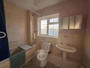 BATHROOM- click for photo gallery